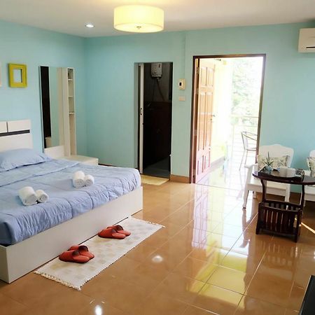 Green House At Trang Guesthouse Екстериор снимка