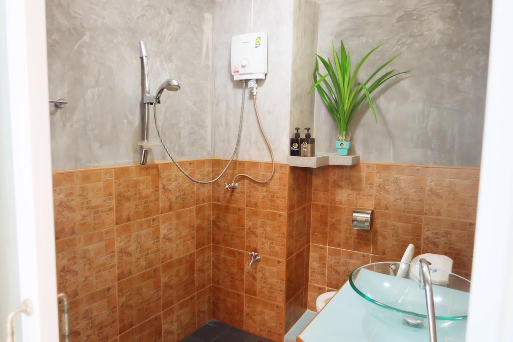 Green House At Trang Guesthouse Екстериор снимка