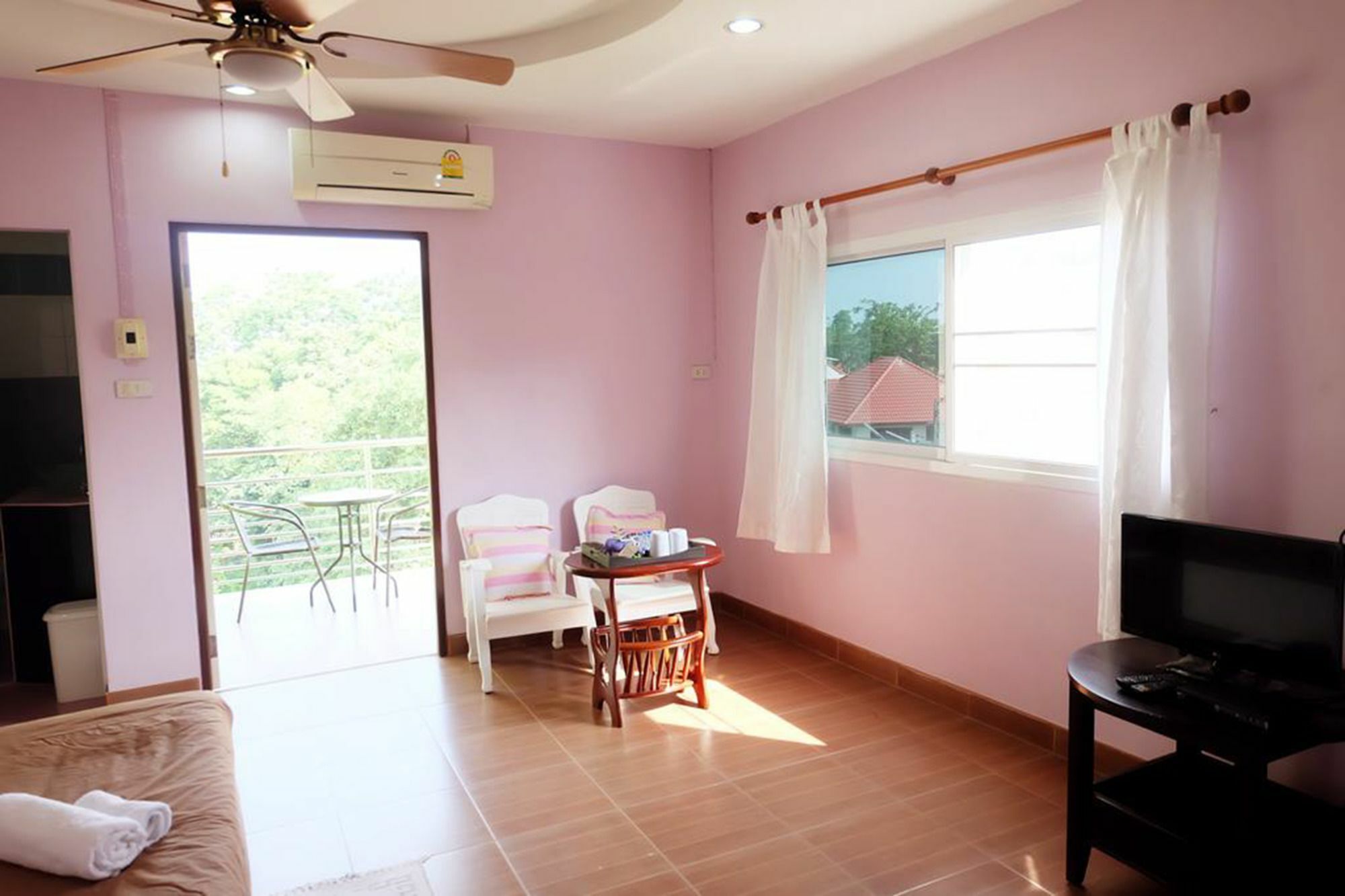 Green House At Trang Guesthouse Екстериор снимка
